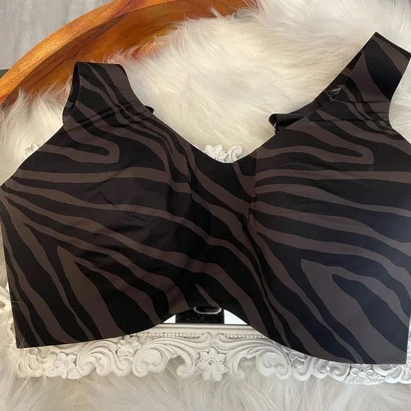 Three Knix bras - Picture 2 of 7